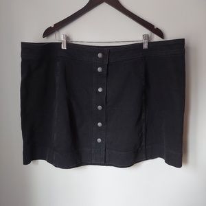 Madewell Plus Black Denim Skirt w/Buttons Size 24